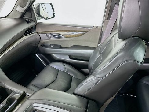 Used 2017 Cadillac Escalade Platinum AWD/4WD image 27