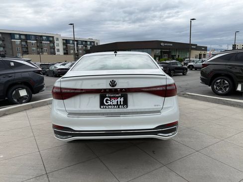 Used 2025 Volkswagen Jetta SEL FWD image 5