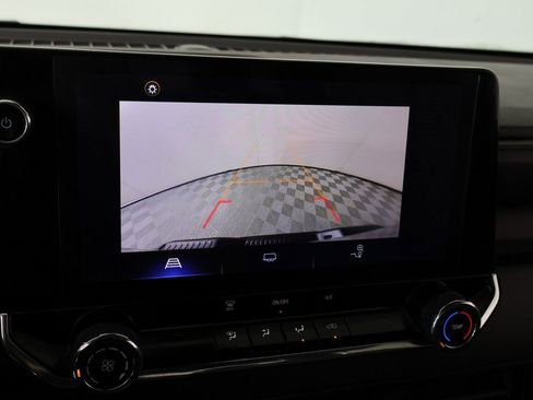 Used 2023 Chevrolet Colorado W/T image 6