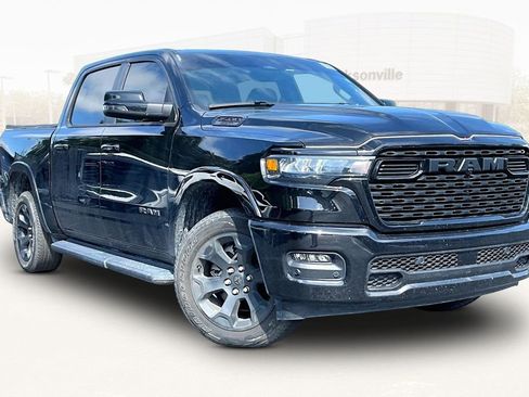 Used 2025 RAM 1500 Big Horn AWD/4WD image 3
