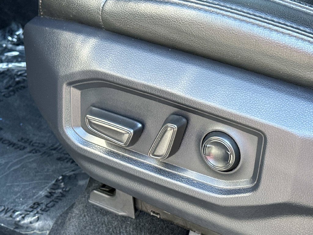 Used 2024 Toyota Tundra Limited AWD/4WD image 25