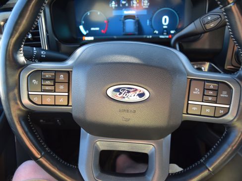 Used 2024 Ford F350 Lariat w/ Lariat Ultimate Package AWD/4WD image 12