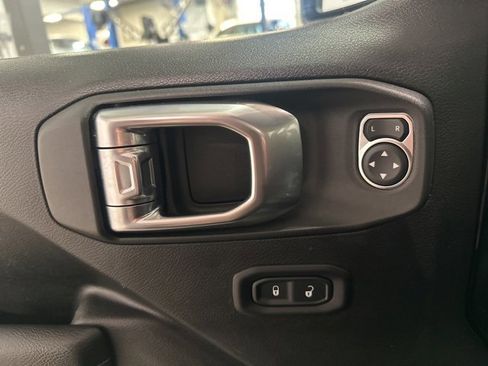 Used 2022 Jeep Wrangler Unlimited Sport image 9