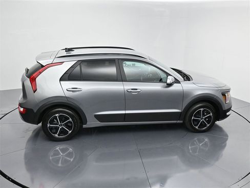 New 2025 Kia Niro EX image 48