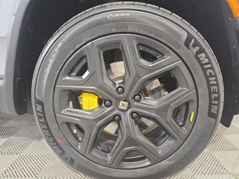 Used 2023 Rivian R1T Adventure image 11