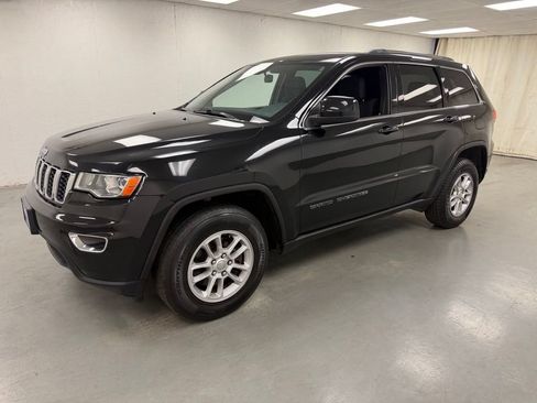 Used 2018 Jeep Grand Cherokee Laredo AWD/4WD image 1