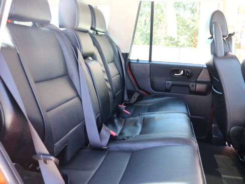 Used 2004 Land Rover Discovery S AWD/4WD image 31