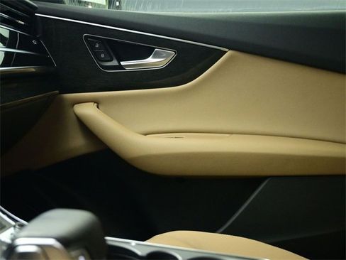 Used 2019 Audi Q8 Premium w/ Convenience Package image 28