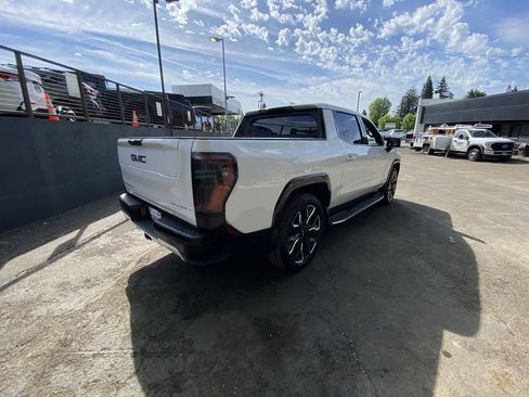 Used 2025 GMC Sierra EV Denali AWD/4WD image 6