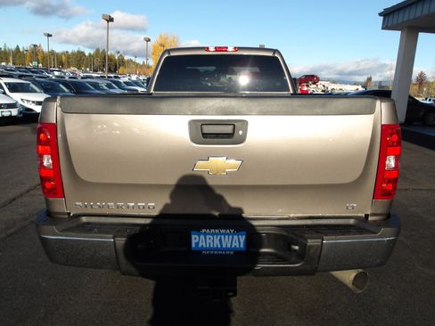 Used 2011 Chevrolet Silverado 2500 LT w/ Interior Plus Package image 4