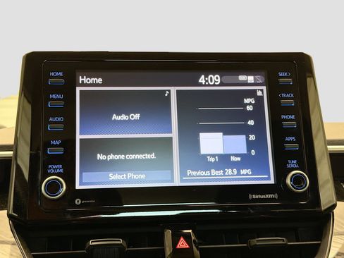 Used 2022 Toyota Corolla LE image 9