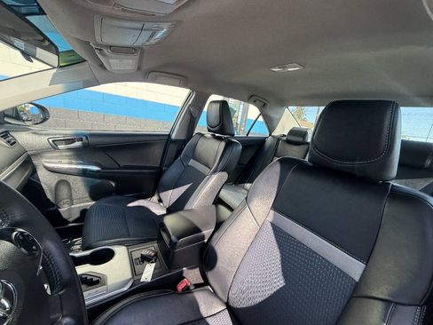 Used 2014 Toyota Camry SE FWD image 11