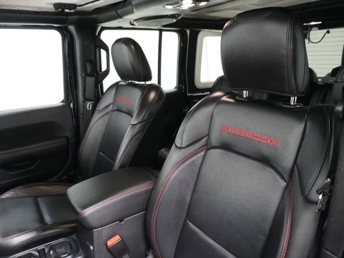 Used 2022 Jeep Wrangler Unlimited Rubicon w/ Cold Weather Group image 11