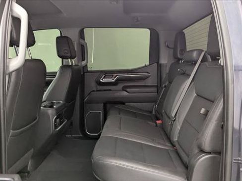 Used 2023 GMC Sierra 1500 SLT AWD/4WD image 17