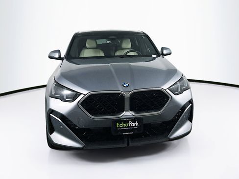 Used 2025 BMW X2 xDrive28i w/ Convenience Package image 2