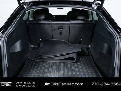 Used 2022 Tesla Model Y Long Range image 11