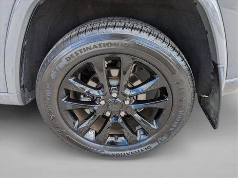 Used 2021 Jeep Grand Cherokee Laredo X image 24