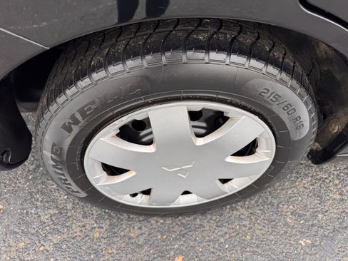 Used 2004 Mitsubishi Galant ES image 5