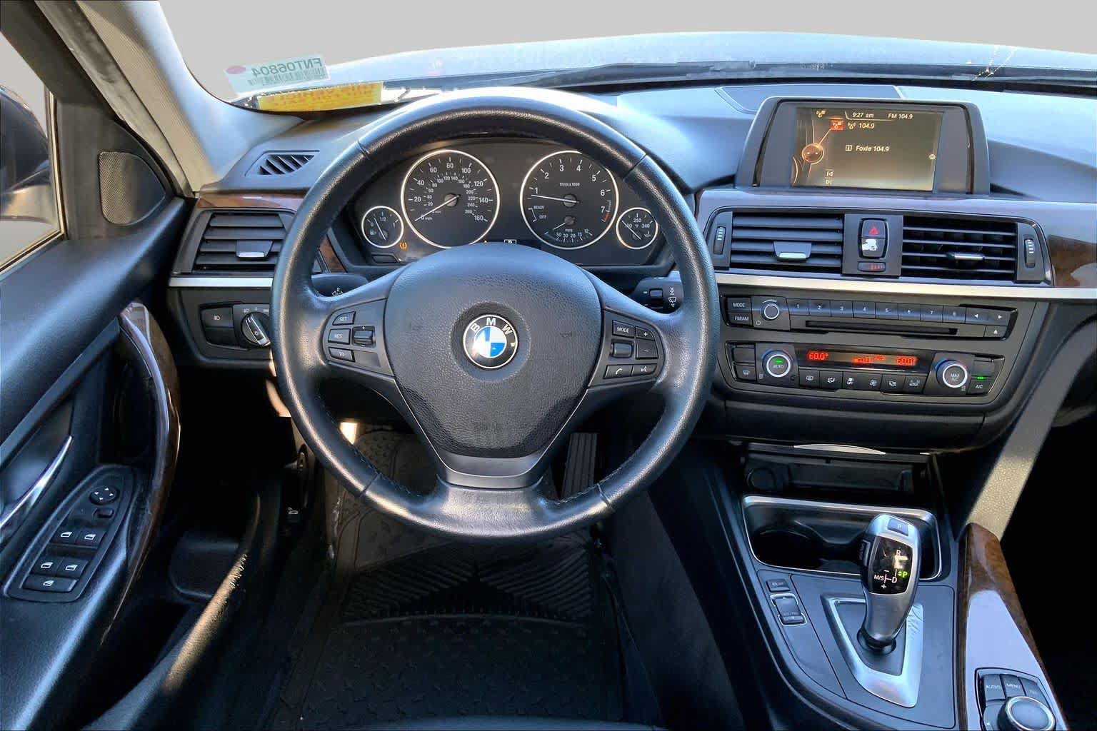 Used 2015 BMW 320i Sedan RWD image 6