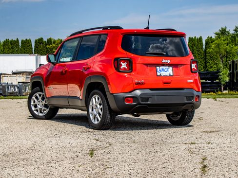 Used 2020 Jeep Renegade Latitude w/ Cold Weather Group AWD/4WD image 8