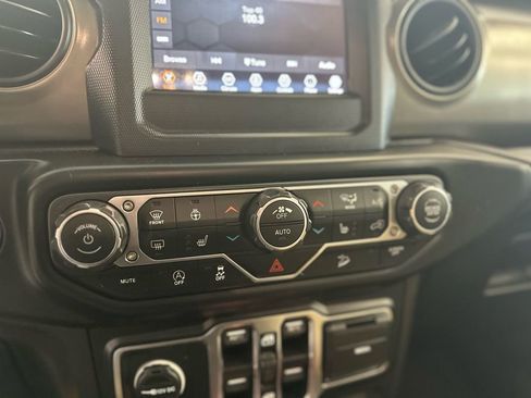 Used 2019 Jeep Wrangler Unlimited Sport S image 30