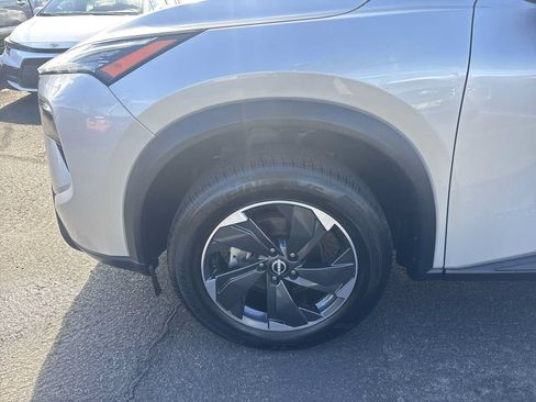 Used 2024 Nissan Rogue SV AWD/4WD image 17