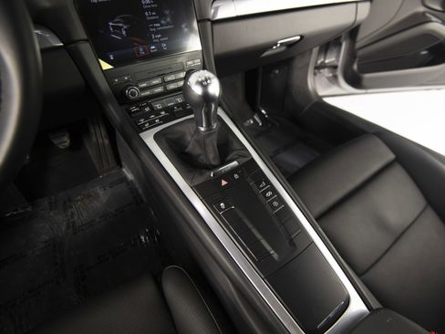 Used 2025 Porsche 718 Cayman image 22