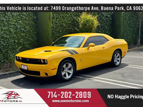 Used 2018 Dodge Challenger SXT image 11