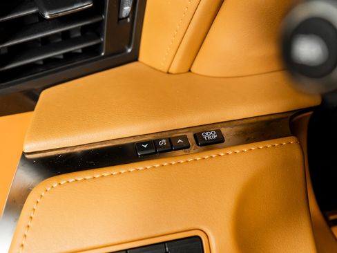 Used 2018 Lexus LC 500 Coupe image 40