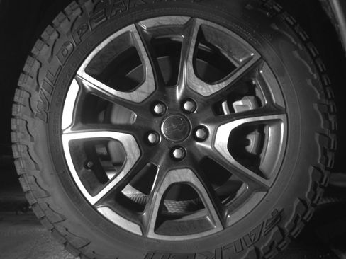 Used 2025 Jeep Compass Trailhawk image 13