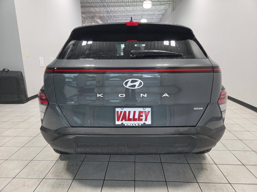 Used 2025 Hyundai Kona SEL AWD/4WD image 6