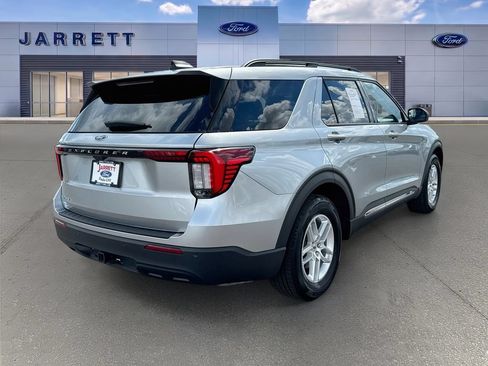 Certified 2025 Ford Explorer Active RWD image 7