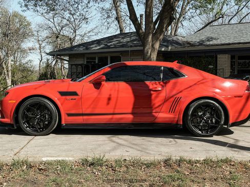 Used 2015 Chevrolet Camaro Z/28 RWD image 3