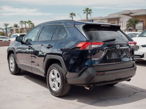 Used 2020 Toyota RAV4 XLE FWD image 6