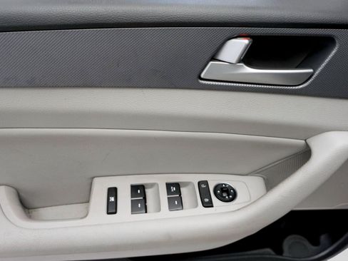 Used 2017 Hyundai Sonata SE FWD image 11