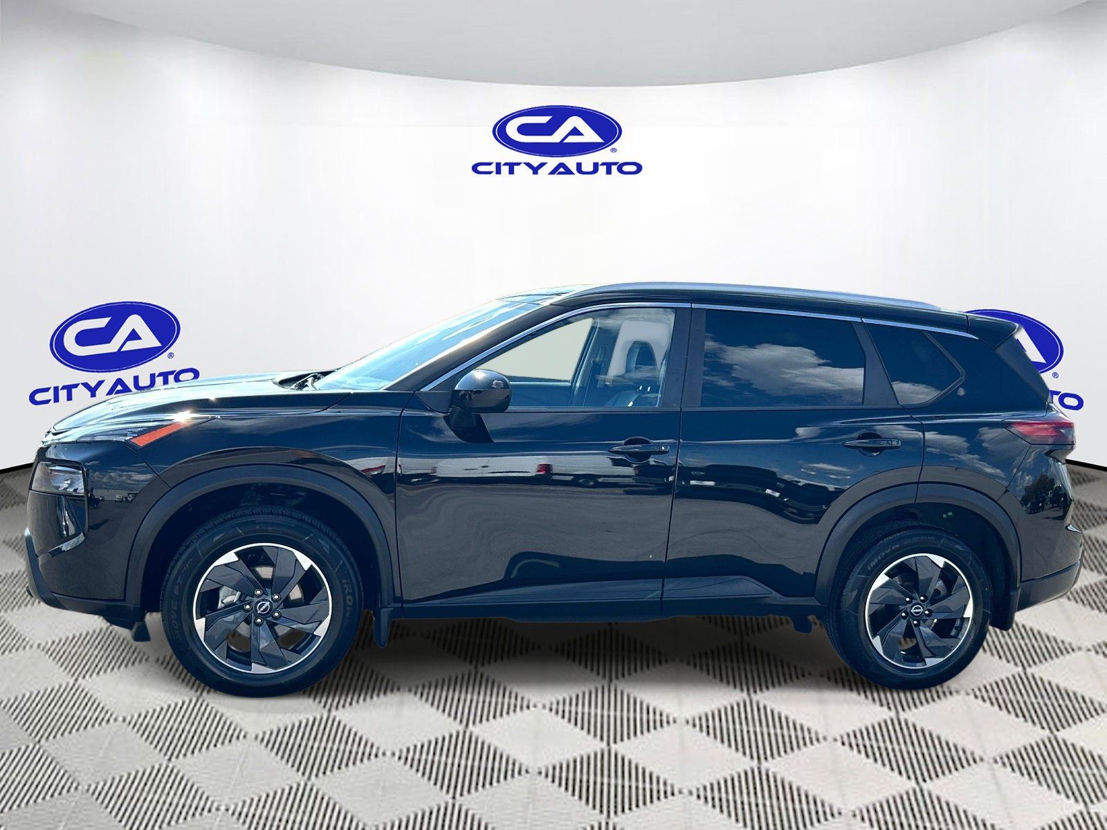 Used 2024 Nissan Rogue SV w/ SV Premium Package FWD image 7