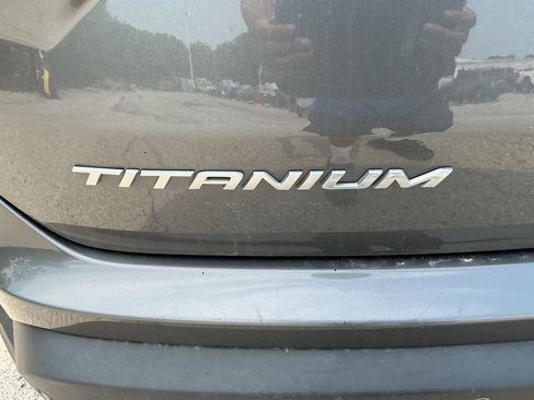 Used 2022 Ford Edge Titanium w/ Class II Trailer Tow Package AWD/4WD image 36
