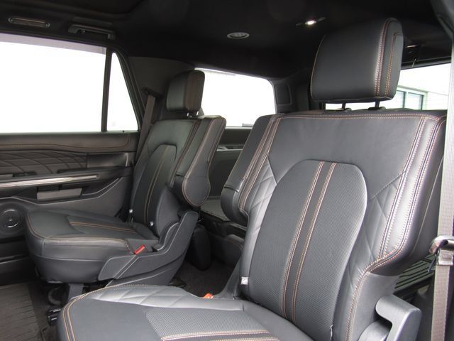 Used 2023 Ford Expedition Platinum AWD/4WD image 15