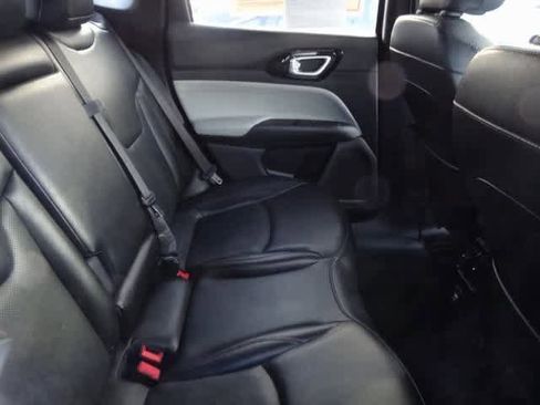 Used 2023 Jeep Compass Limited image 10