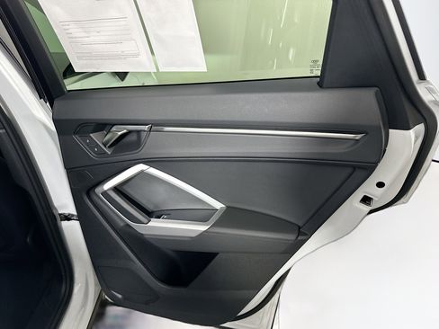 Used 2025 Audi Q3 2.0T Premium image 31