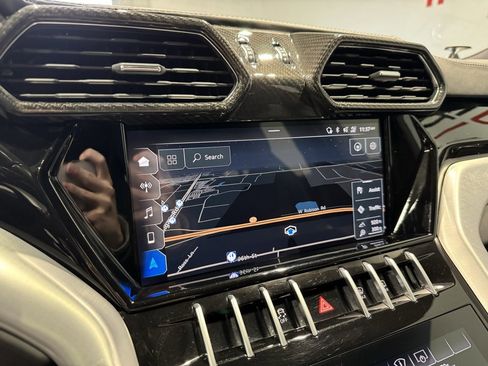 Used 2020 Lamborghini Urus image 20