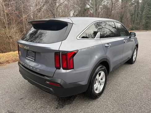 Used 2022 Kia Sorento LX image 6