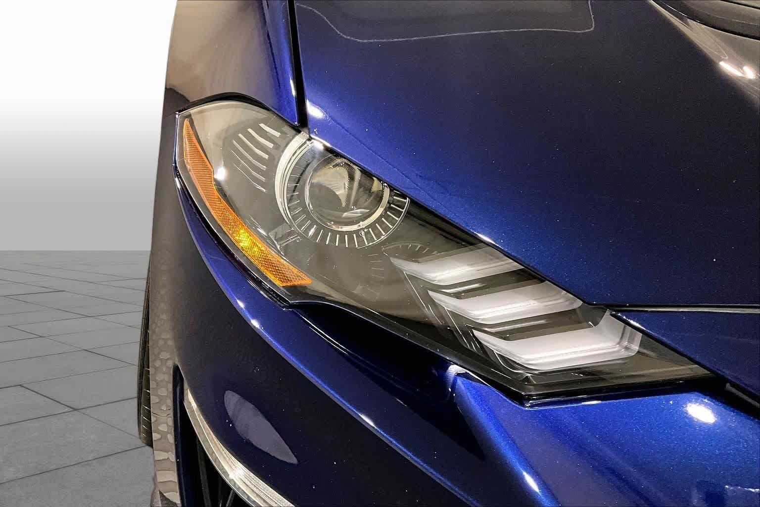 Used 2019 Ford Mustang GT Premium w/ Equipment Group 401A RWD image 25