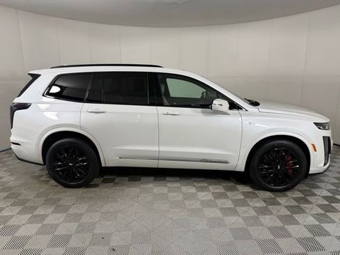 Used 2022 Cadillac XT6 Sport w/ Technology Package AWD/4WD image 9