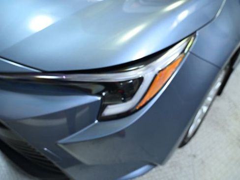 Used 2025 Toyota Corolla LE w/ LE Premium Package image 13