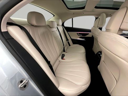 Used 2025 Mercedes-Benz E 350 Sedan w/ Driver Assistance Package image 25