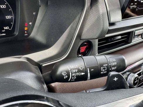 Used 2025 Honda Pilot Elite image 26