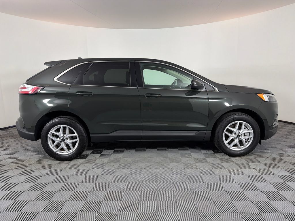 Used 2024 Ford Edge SEL w/ Convenience Package AWD/4WD image 2