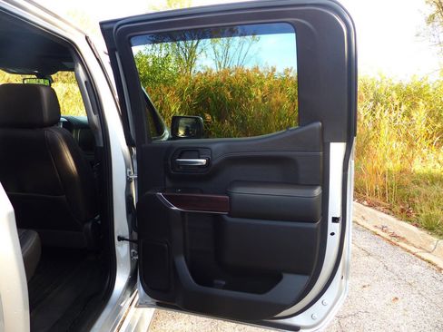 Used 2020 GMC Sierra 1500 SLT image 41