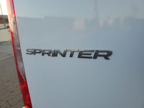 Used 2023 Mercedes-Benz Sprinter 2500 image 28